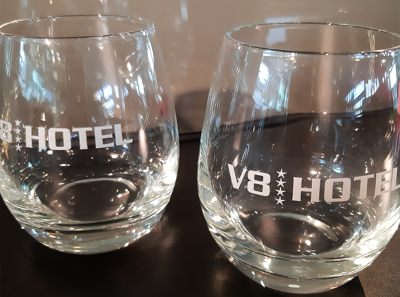 V8 Wasserglas